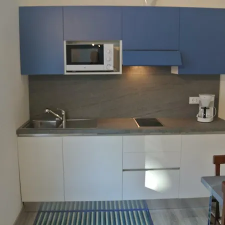 Al 13 Blu Apartment *